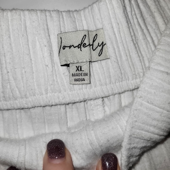 White Wide-Leg Pants - Picture 4 of 5